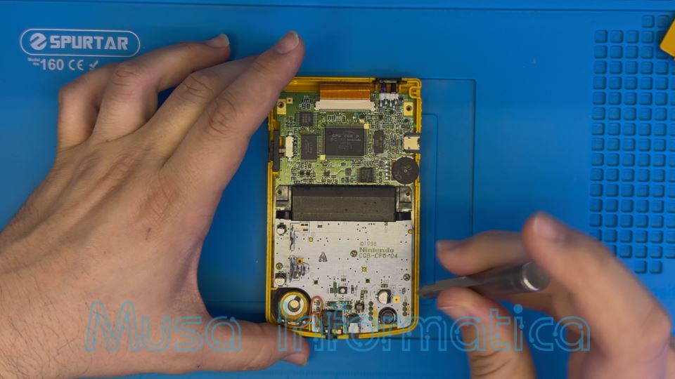 Game Boy Color con schermo OLED: restauro hi-tech firmato Musa Informatica