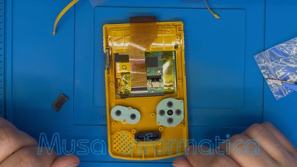 Game Boy Color con schermo OLED: restauro hi-tech firmato Musa Informatica