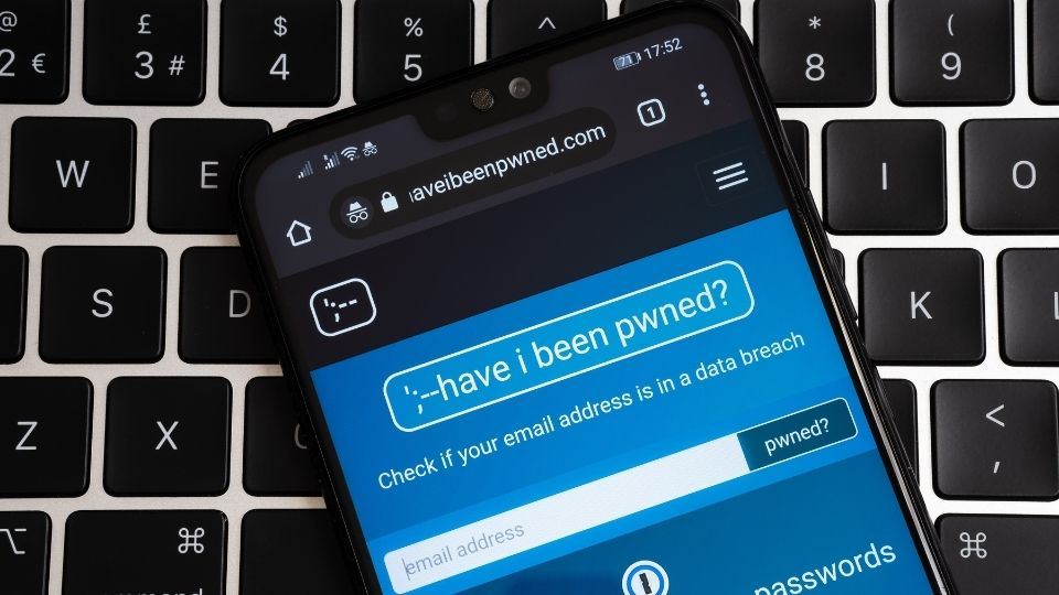 Ora l’FBI vi aiuta a scoprire se la vostra password è stata compromessa