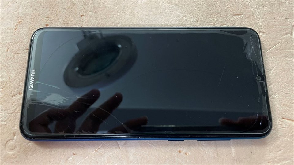 Sostituzione batteria smartphone Huawei Y7 2019 (DUB-LX1)